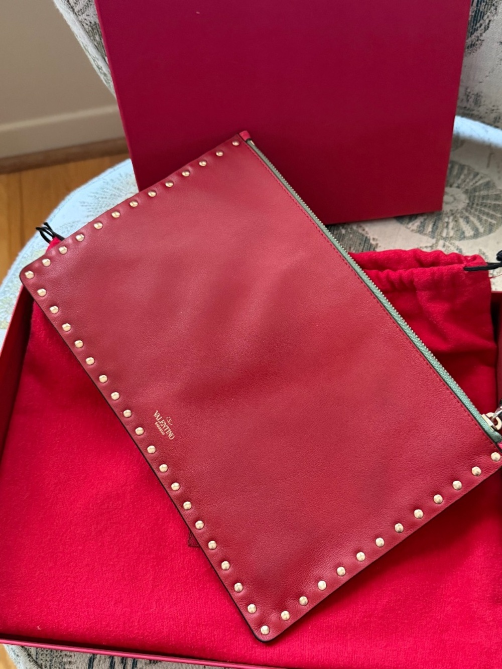 Valentino Garavani Red Rockstud Clutch ❤️ - Picture 2 of 15